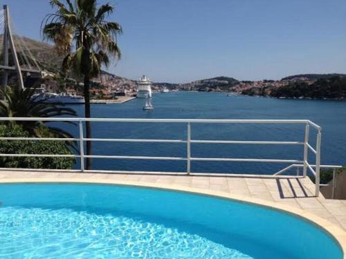 Lozica Apartment | Apartments Lozica - Studio Apartment with Terrace and Sea View