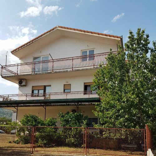 Kastel Stari House | Apartments Majić