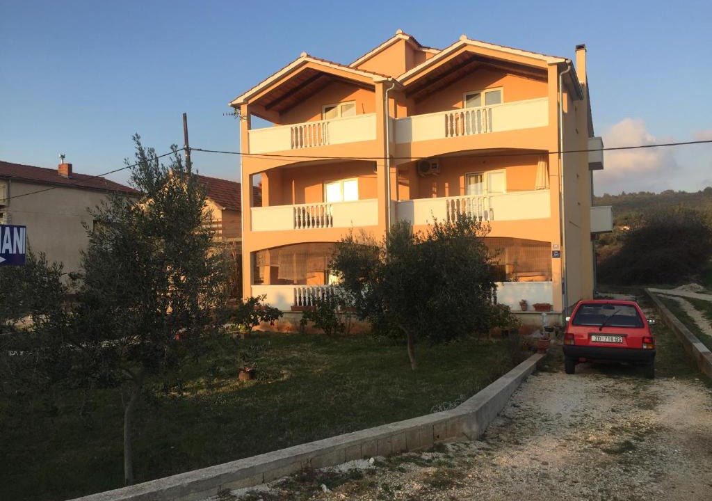 Sukosan Apartment | Apartments Mladenka 20m from marina!
