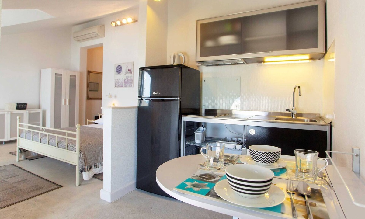 Brela Apartment | Apartments & Room Vesna - Studio Apartment with Terrace and Sea View