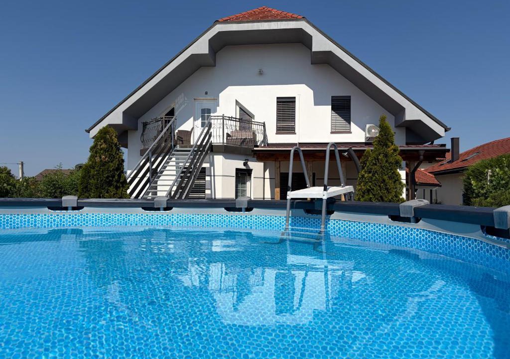 Hajdina Apartment | Apartments & rooms Ksenya