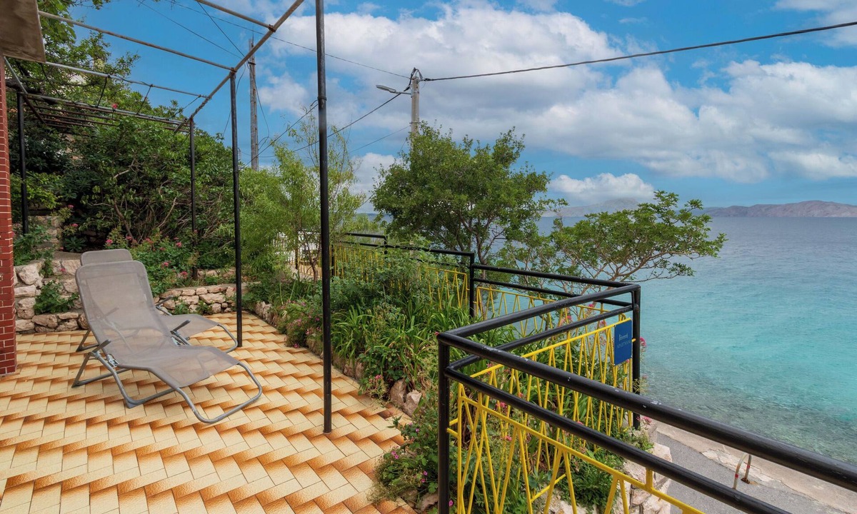 Donja Klada Apartment | Apartments Steps from the Sea (124971-A1) - Donja Klada