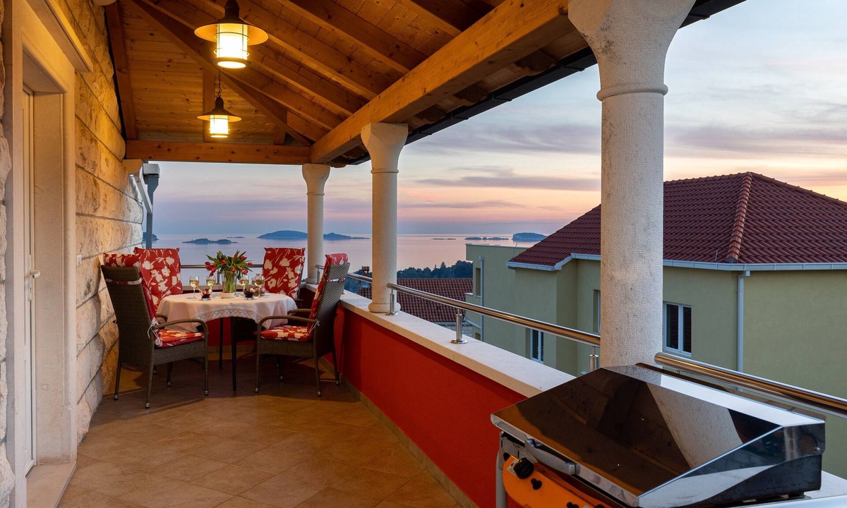 Zupa dubrovacka Apartment | Apartments Subrenum - Comfort Two Bedroom Apartment with Terrace and Sea View (A2)