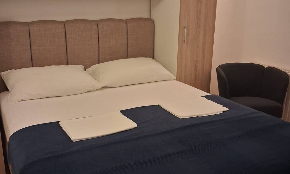 Njivice Apartment | Apartments Vlado
