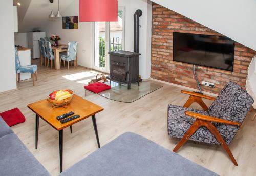 Zagreb Apartment | Apple tree