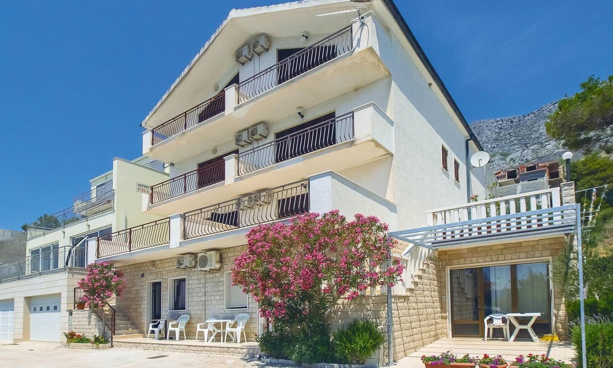 Lokva Rogoznica Apartment | Awesome apartment in Lokva Rogoznica with WiFi
