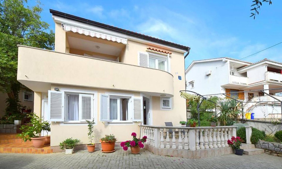 Cizici Apartment | Awesome apartment in Cizici with WiFi