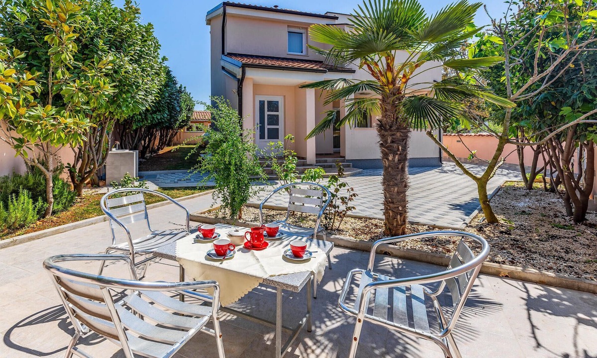 Peroj Apartment | Awesome apartment in Fazana with WiFi