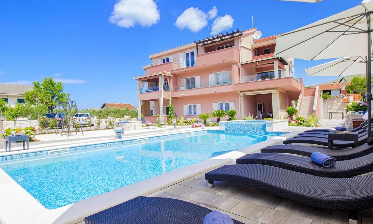 Grebastica Apartment | Awesome apartment in Grebastica