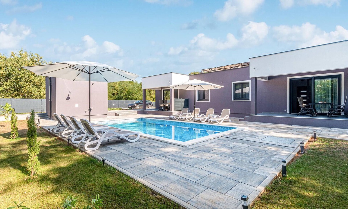 Nedescina Apartment | Awesome apartment in Nedescina with swimming pool
