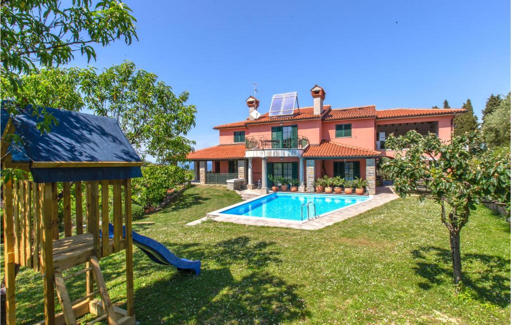 Piran Apartment | Awesome Apartment In Portoroz With 3 Bedrooms, Sauna And Wifi