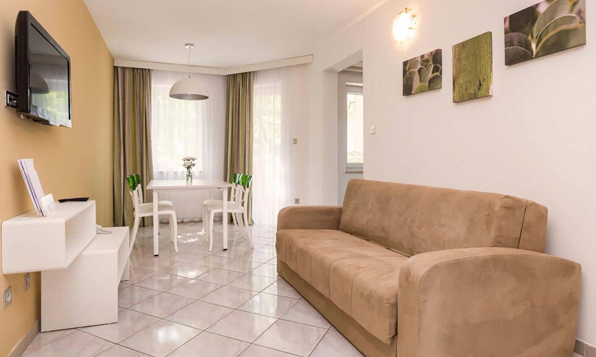 Monterol Apartment | Awesome apartment in Umag with swimming pool