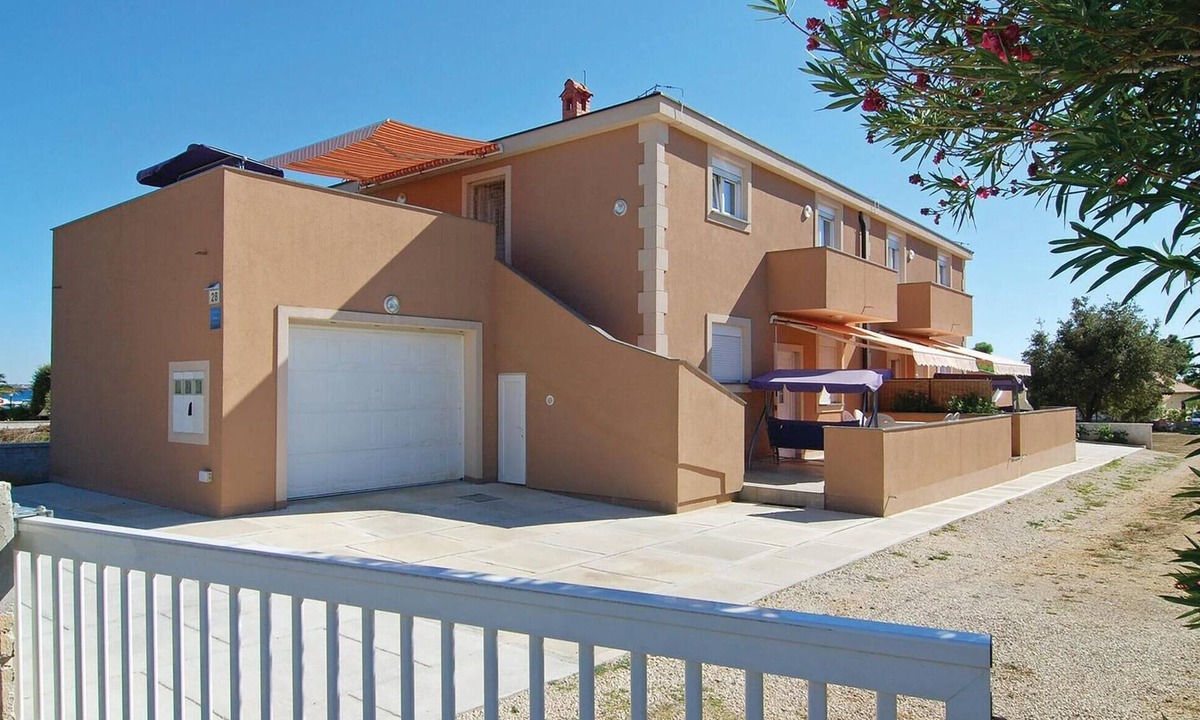 Vir Apartment | Awesome apartment in Vir with WiFi
