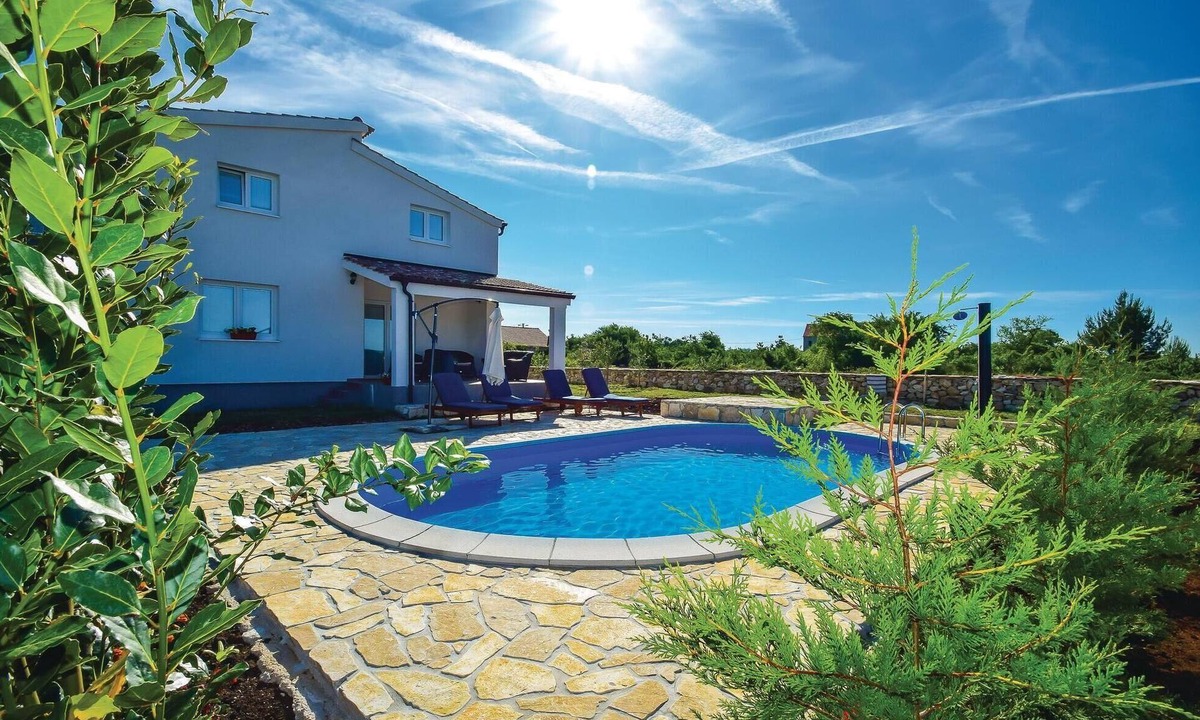 Drinovci House | Awesome home in Drinovci