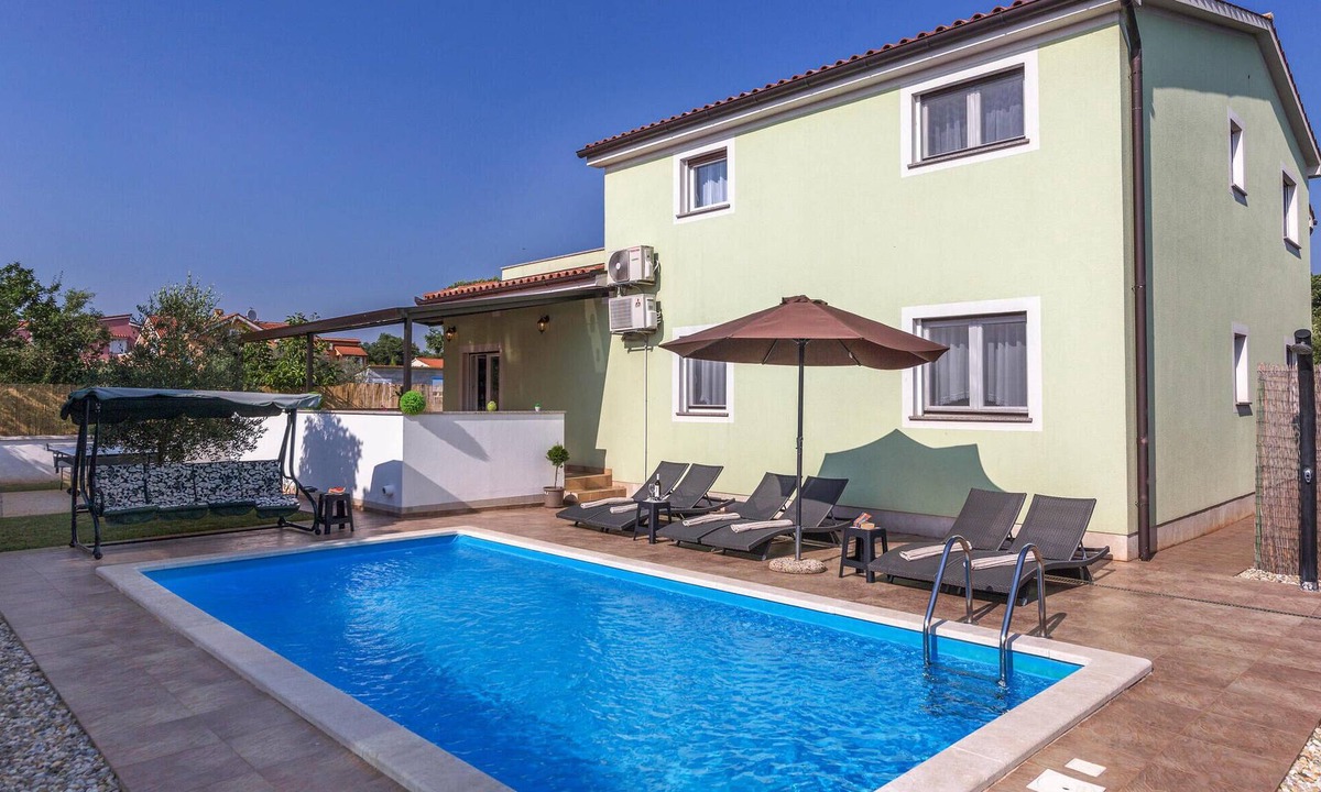 Fazana House | Awesome home in Fazana