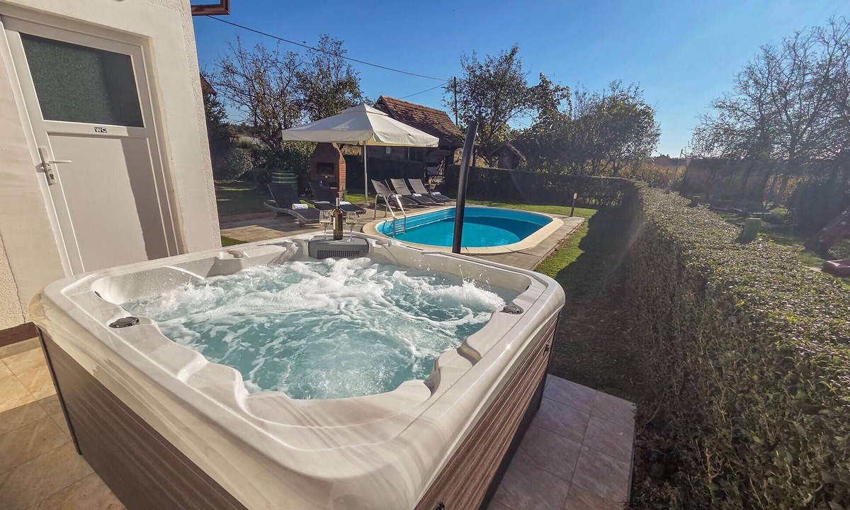 Bjelovar House | Awesome home in Gudovac