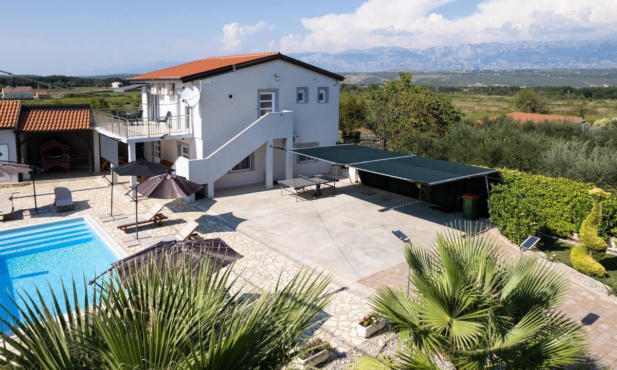 Posedarje House | Awesome home in Islam Latinski