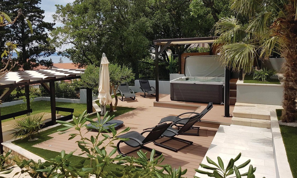 Novi Vinodolski House | Awesome home in Novi Vinodolski