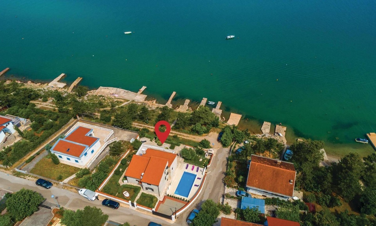 Klimno House | Awesome home in Klimno