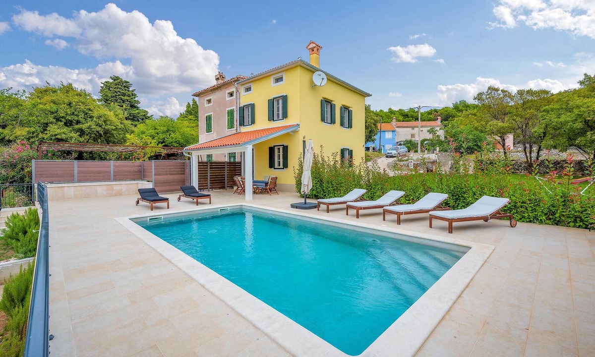 Viskovici House | Awesome home in Koromacno