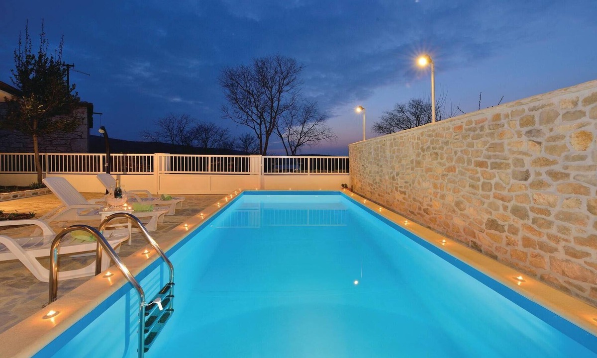 Krusevo House | Awesome home in Krusevo
