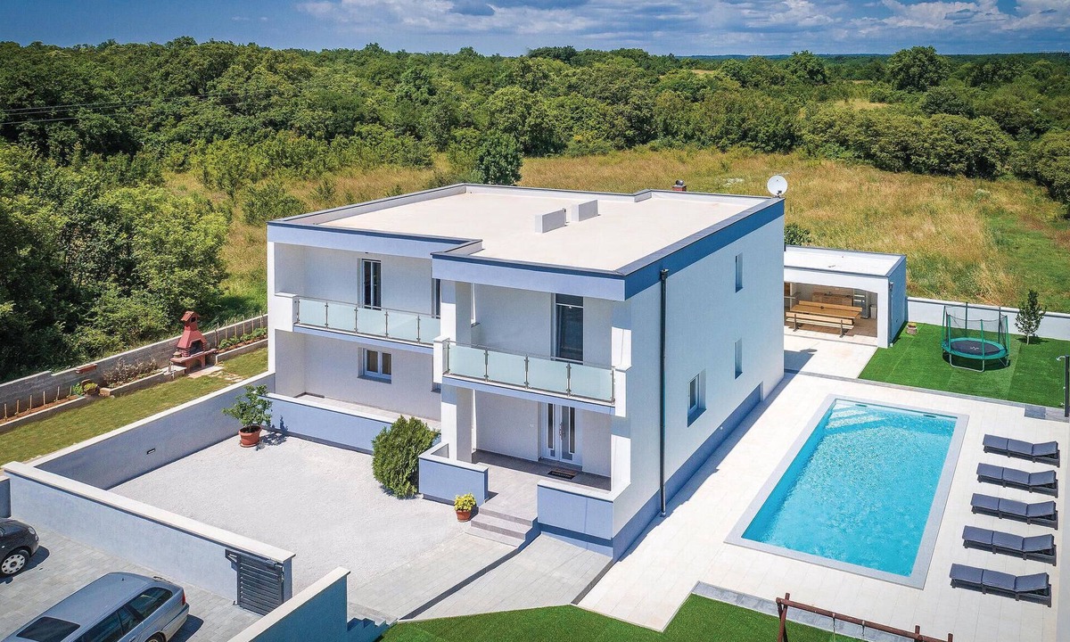 Loborika House | Awesome home in Loborika