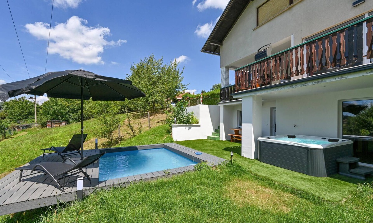 Sveti Juraj na Bregu House | Awesome home in Lopatinec with sauna