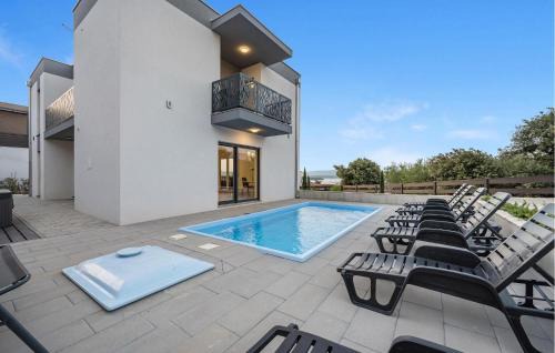 Susica House | Awesome Home In Murter
