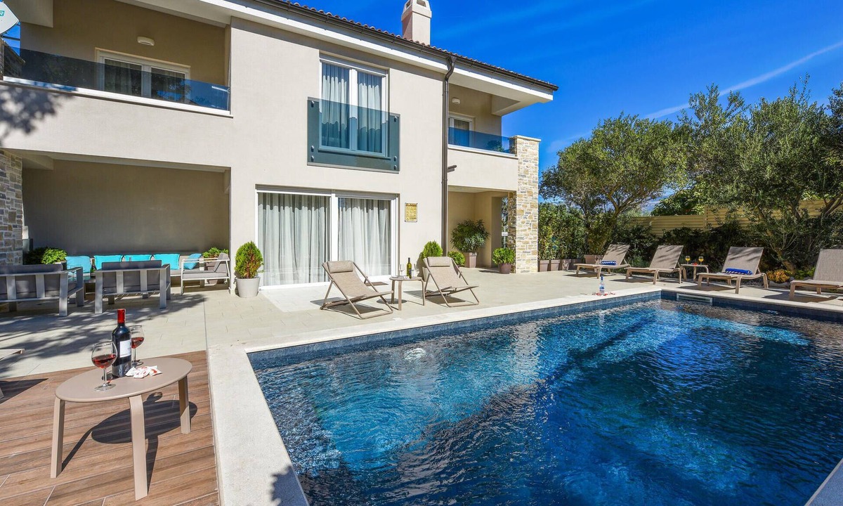 Zrce House | Awesome home in Novalja