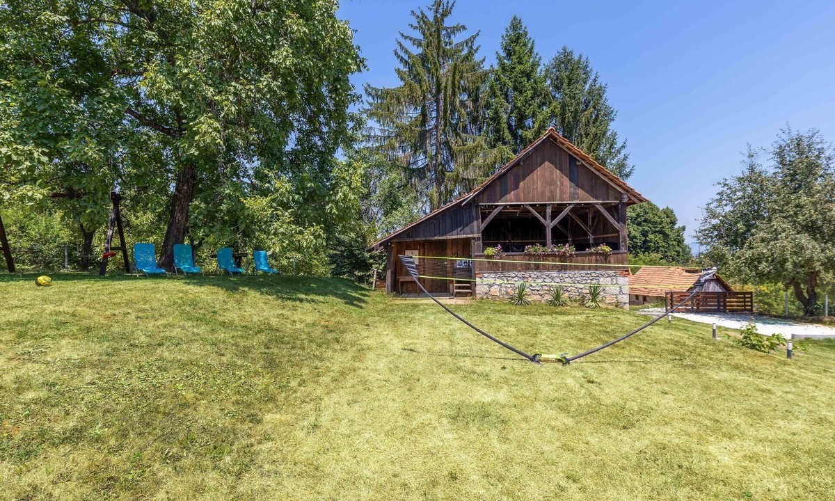 Cvetkovic House | Awesome home in Ozalj with WiFi