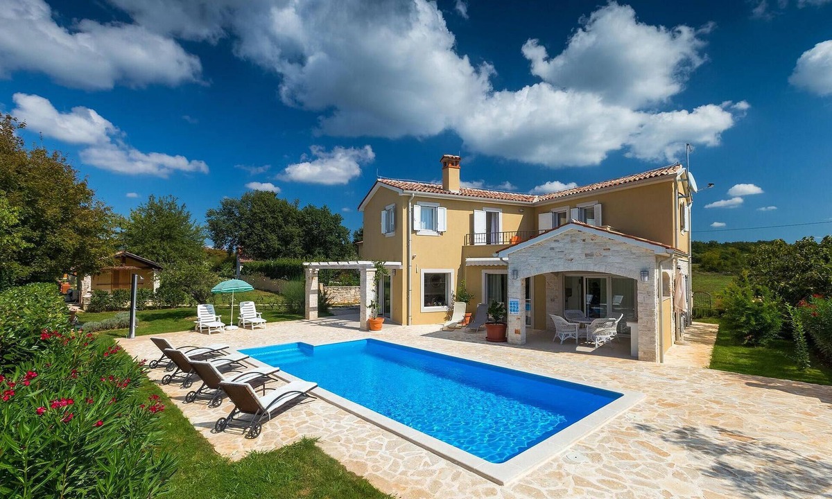 Vosteni House | Awesome home in Porec