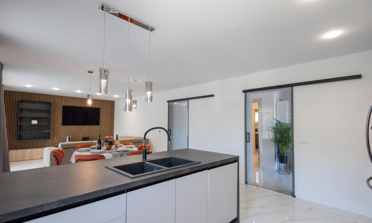 Pucisca House | Awesome home in Pucisca with house sea view