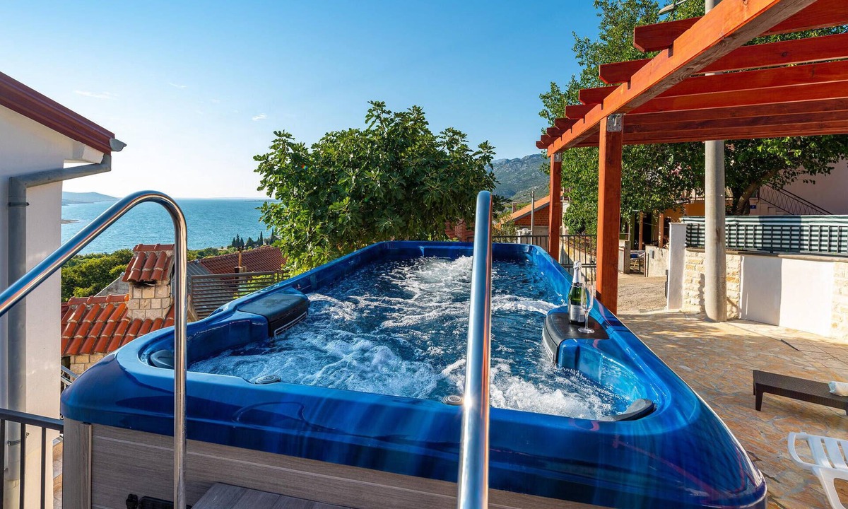 Rovanjska House | Awesome home in Rovanjska with house sea view