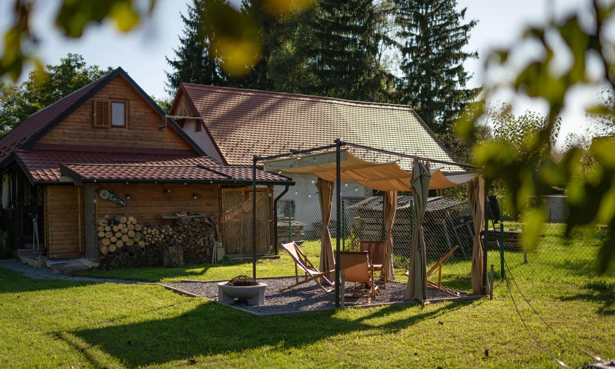 Lekenik House | Awesome home in Stari Brod with sauna