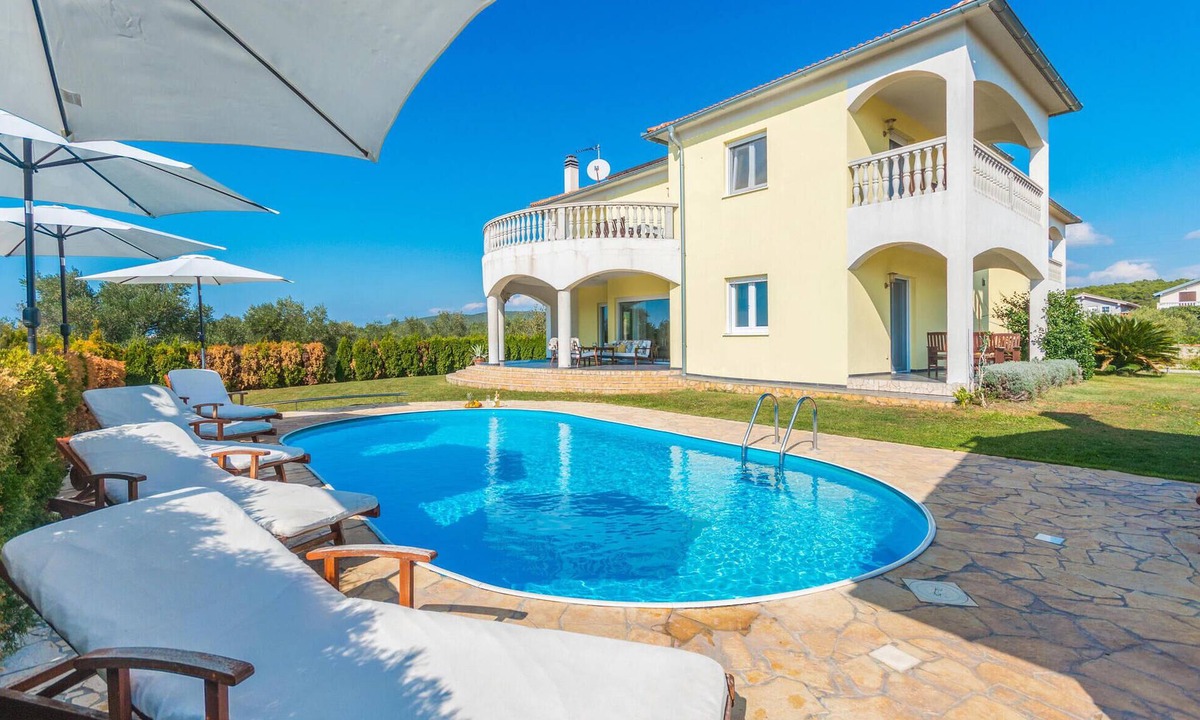 Turanj House | Awesome home in Turanj