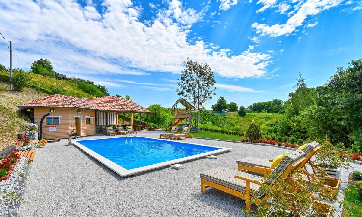 Donja Voca House | Awesome home in Varazdin with sauna