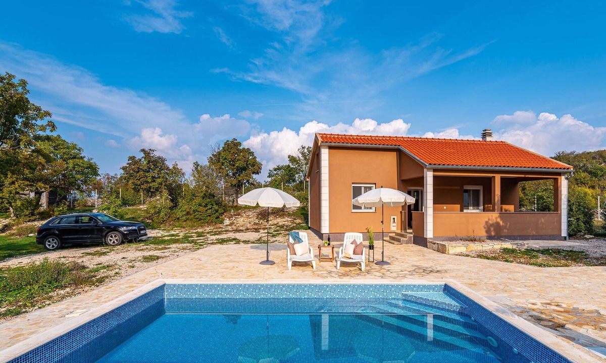 Obrovac House | Awesome home in Zelengrad