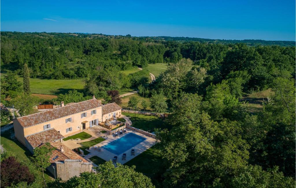 Gracisce House | Awesome Home In Zminj With Wifi, Private Swimming Pool And Outdoor Swimming Pool