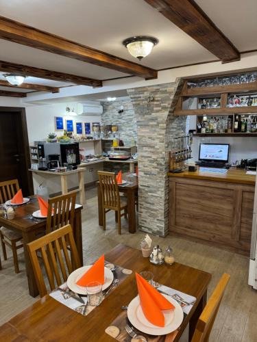 Jezerce Bed & Breakfast | B&B Millenium House 2