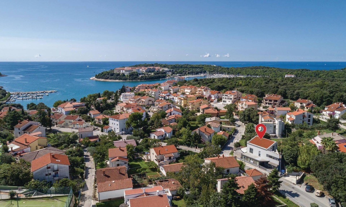 Pjescana Uvala Apartment | Beach front apartment in Pjescana Uvala with WiFi