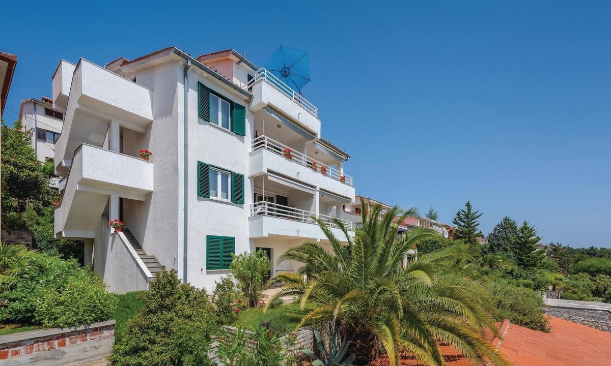 Rabac Apartment | Beach front apartment in Rabac with WiFi