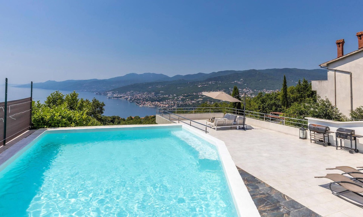 Rubesi Apartment | Beach front apartment in Rijeka
