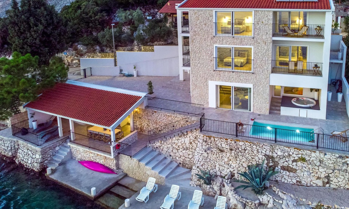 Klek House | Beach front home in Klek with sauna
