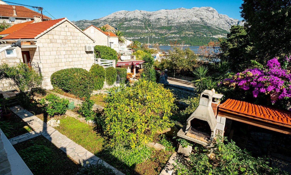 Cove Tri Zala (Zrnovo) House | Beach front home in Korcula with WiFi