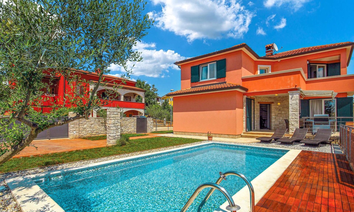 Murine House | Beach front home in Umag