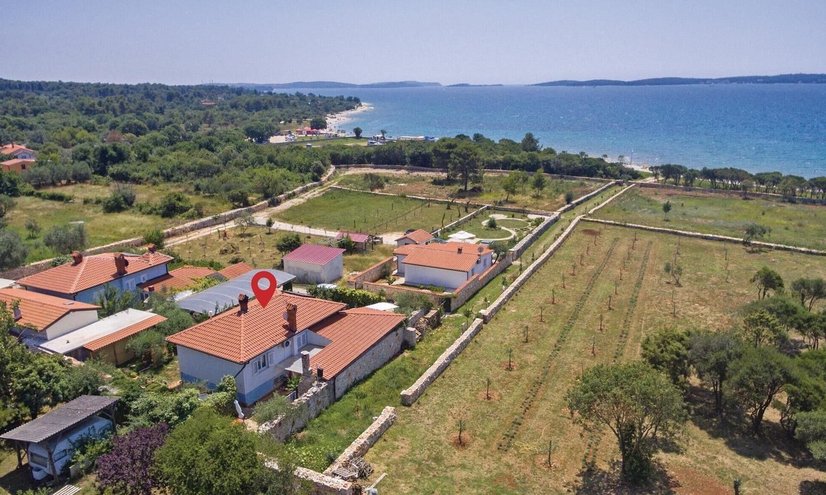 Peroj House | Beach front home in Vodnjan with WiFi