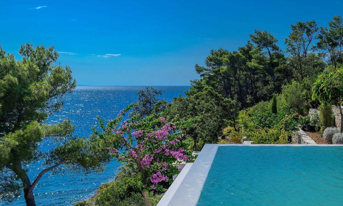 Blato Villa | Beachfront Villa Crystal Bay with Pool