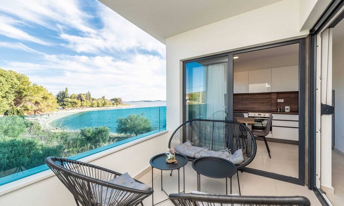 Bibinje Apartment | Beachfront Villa Fresca (F2) Luxury Apartment 3+1