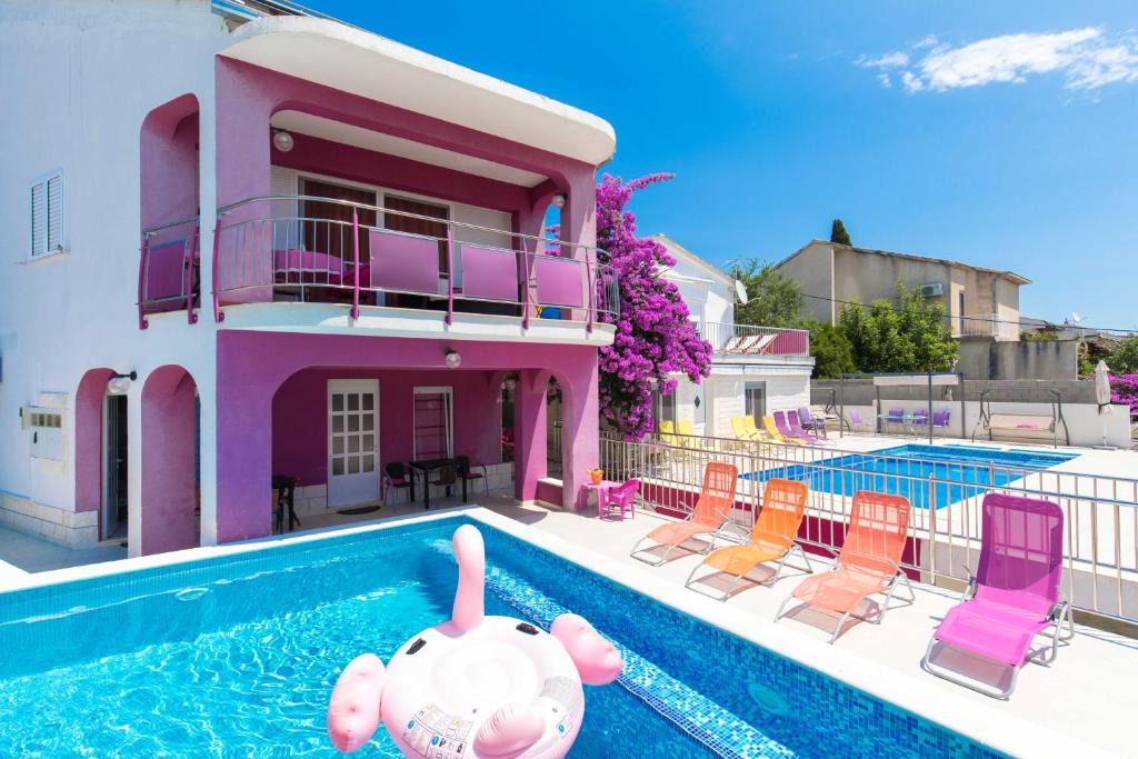 Seget Vranjica House | Beachfront villas Pinky-Superior heated pools and jacuzzi just 25 m from see
