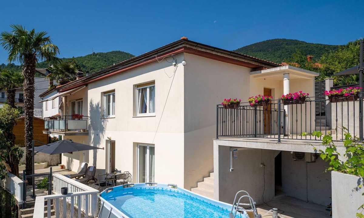 Rukavac Apartment | Beautiful apartment for 3 guests with WIFI, A/C, private pool, TV and terrace